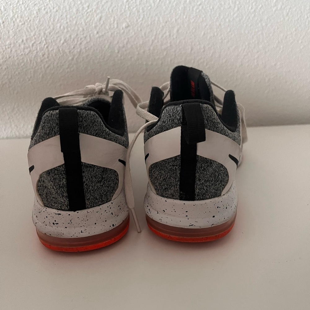 Nike sneakers - Picture 4 of 5